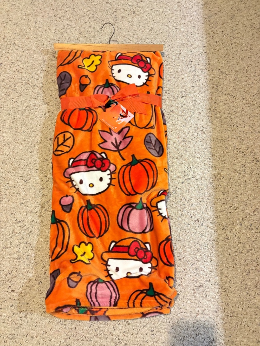 BNWT 2026 Hello Kitty Hello Fall Autumn Throw Blanket 50”x70” Fall